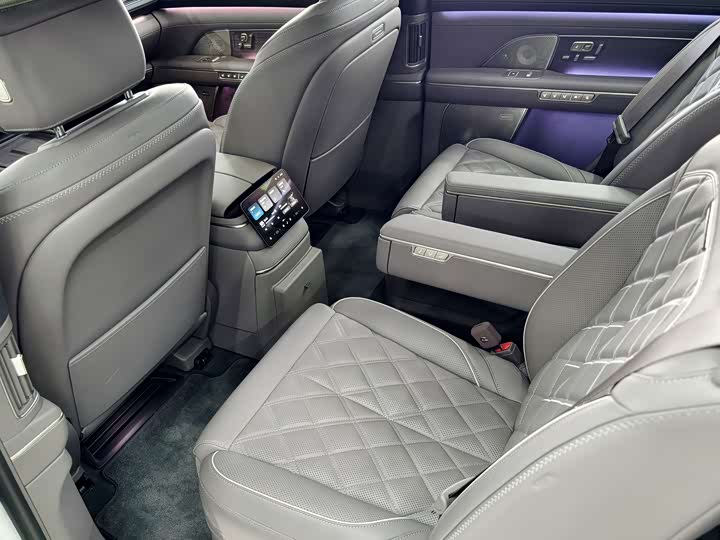 Фото 7 - Nio ES8