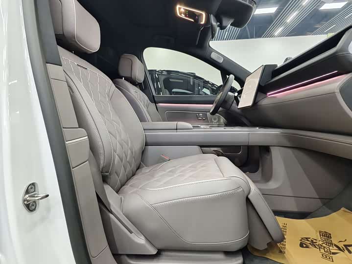 Фото 9 - Nio ES8