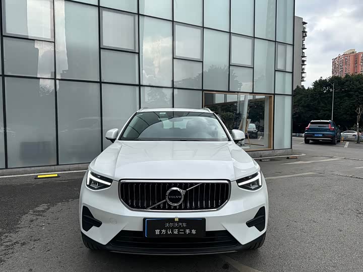 Фото 2 - Volvo XC40