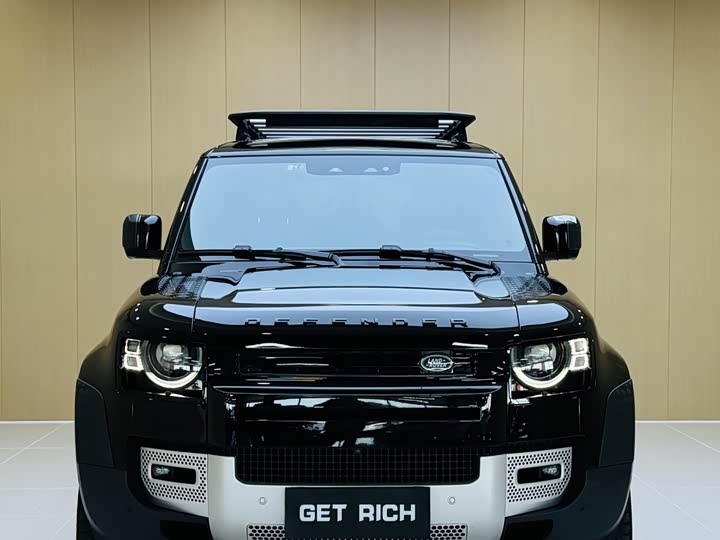 Photo 2 - Land Rover Defender