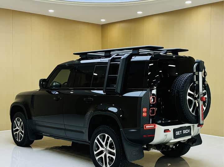 Photo 4 - Land Rover Defender