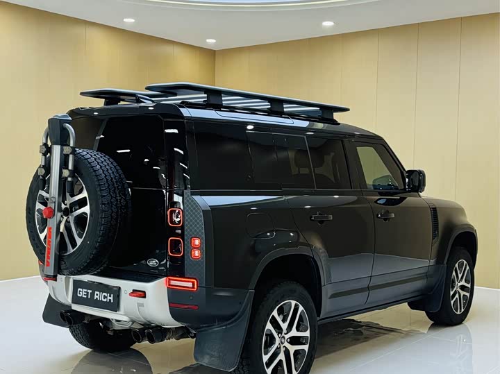 Photo 6 - Land Rover Defender