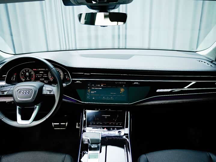 Фото 6 - Audi Q7