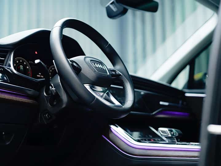 Фото 8 - Audi Q7