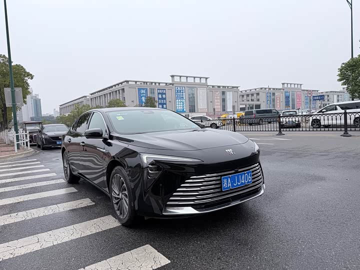 Photo 1 - Buick LaCrosse