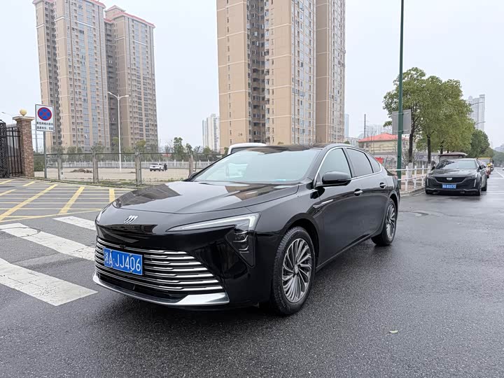 Photo 3 - Buick LaCrosse