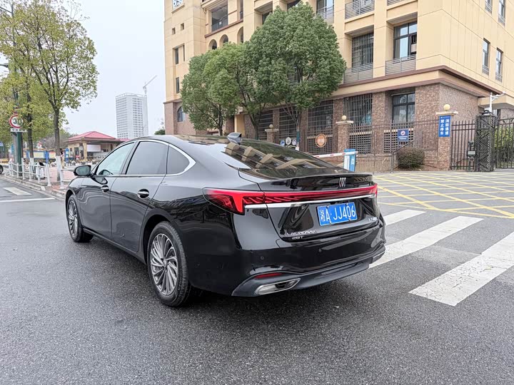 Photo 4 - Buick LaCrosse