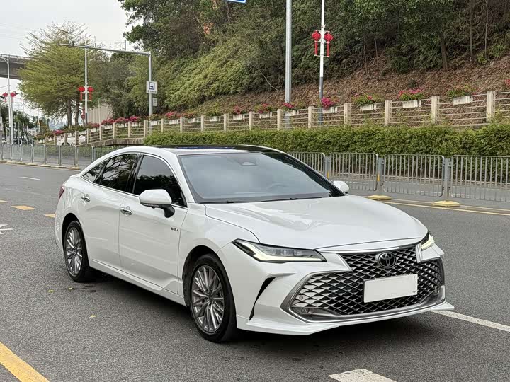 Фото 3 - Toyota Avalon