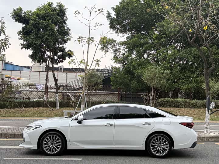 Фото 4 - Toyota Avalon