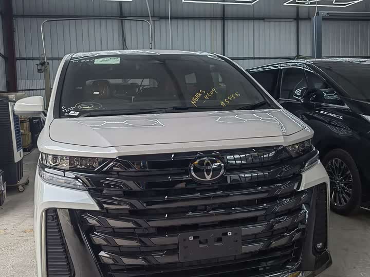 Toyota Vellfire 2024 2024款 皇冠 双擎 2.5L 至尊版