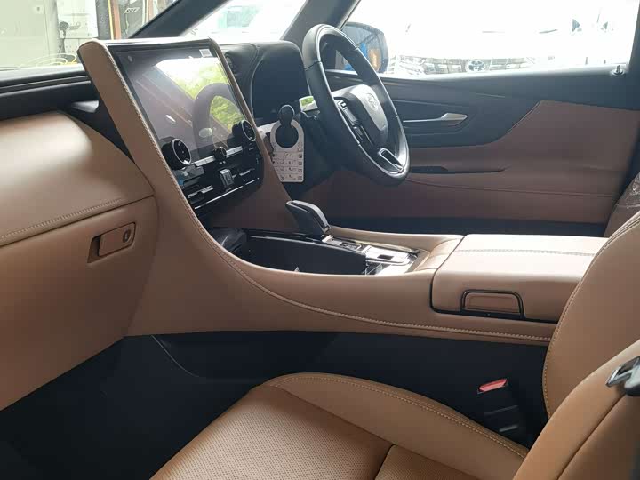 Toyota Vellfire 2024 2024款 皇冠 双擎 2.5L 至尊版