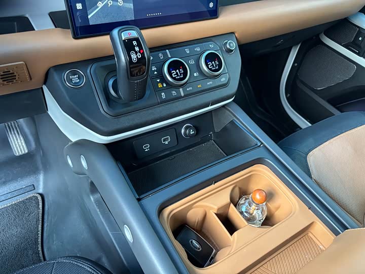 Фото 6 - Land Rover Defender