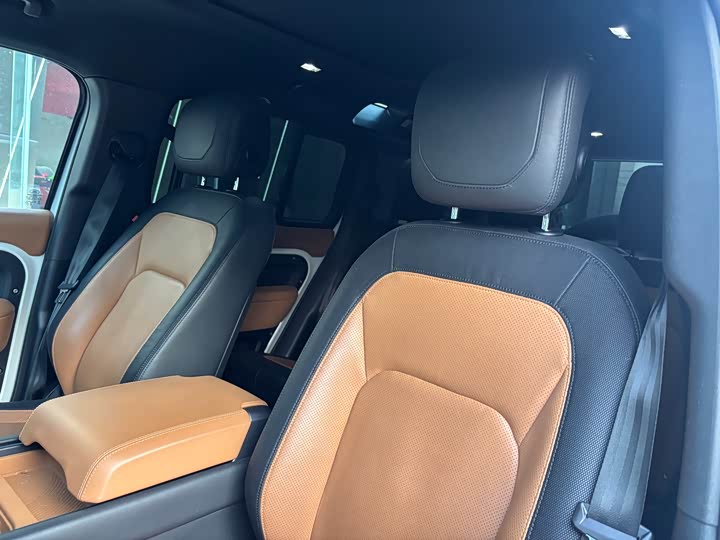 Фото 7 - Land Rover Defender