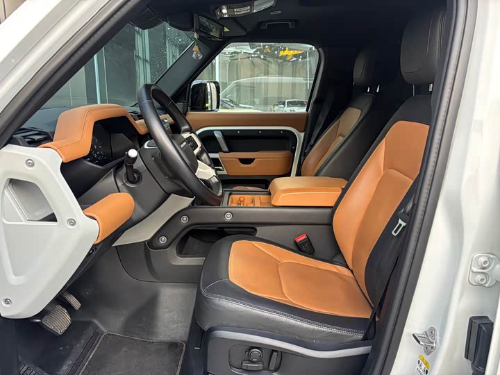 Фото 8 - Land Rover Defender