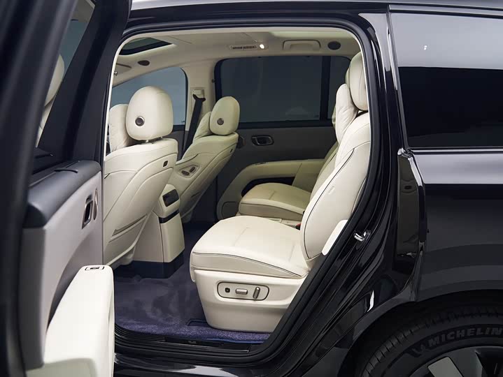 Фото 8 - LiXiang i8