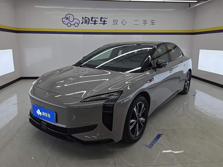 Photo 1 - Hongqi EH7