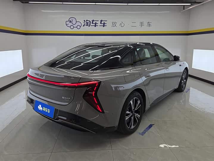 Photo 3 - Hongqi EH7