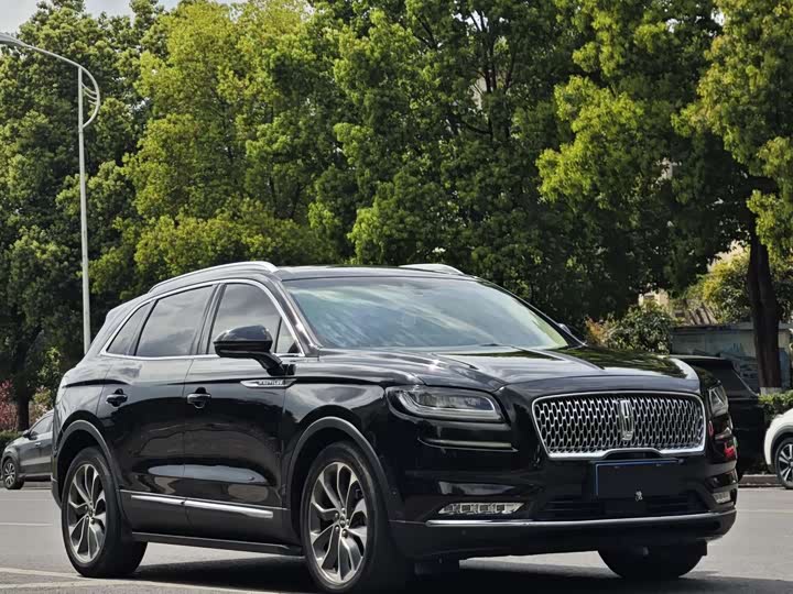 Фото 3 - Lincoln Nautilus