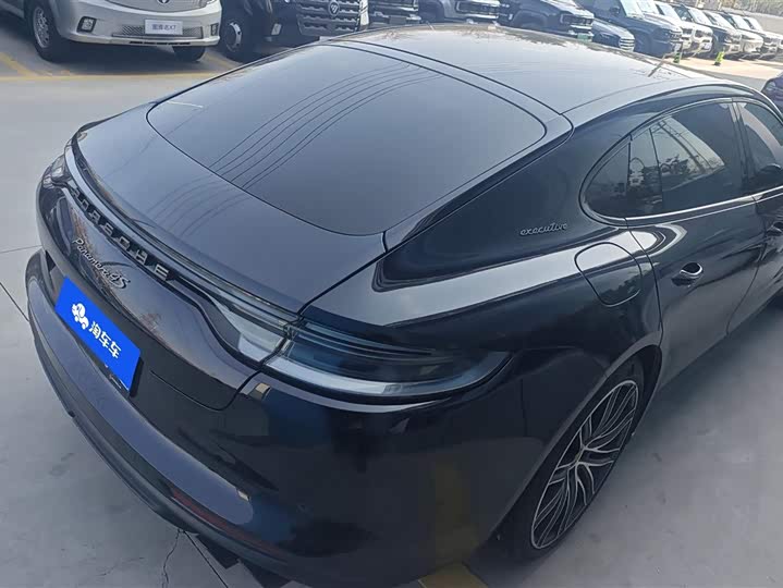 Фото 3 - Porsche Panamera