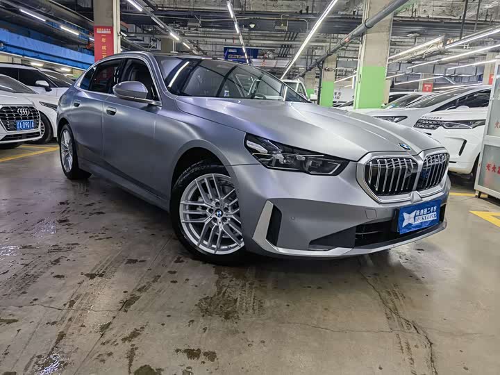 Фото 3 - BMW 5 Series