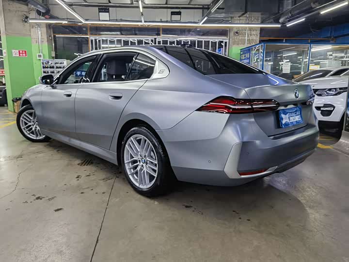 Фото 4 - BMW 5 Series