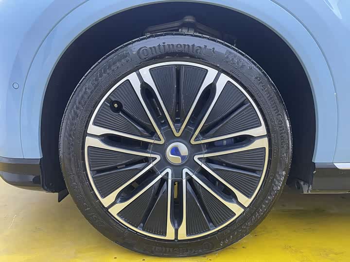 Фото 9 - Denza N7