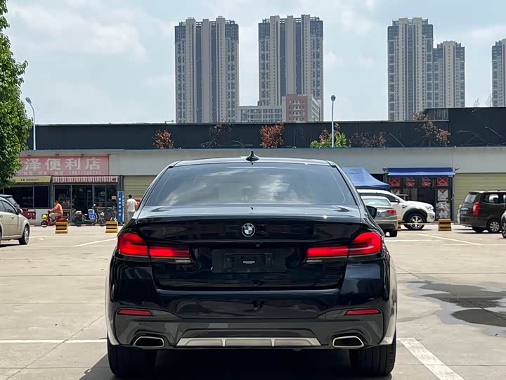 Photo 8 - BMW 5 Series