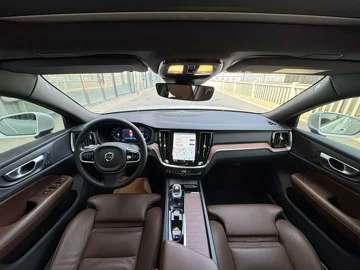 Фото 8 - Volvo S60