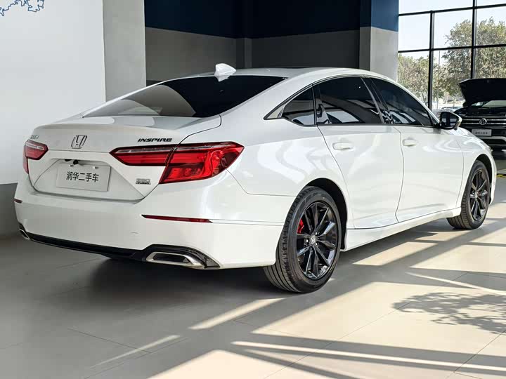 Фото 5 - Honda Inspire