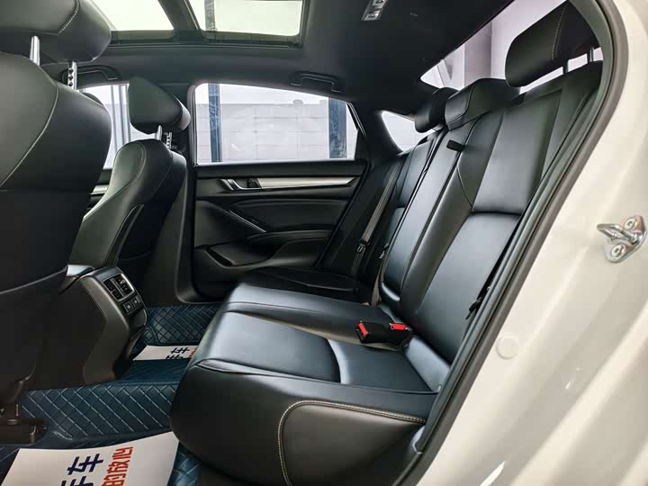 Фото 7 - Honda Inspire