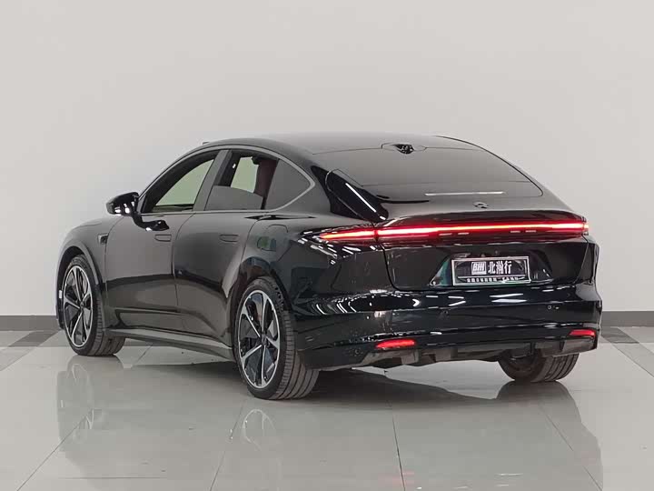 Фото 6 - Nio ET5