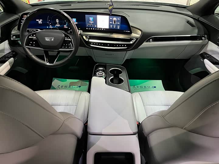 Photo 5 - Cadillac Lyriq