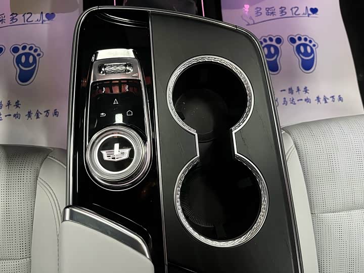 Photo 8 - Cadillac Lyriq