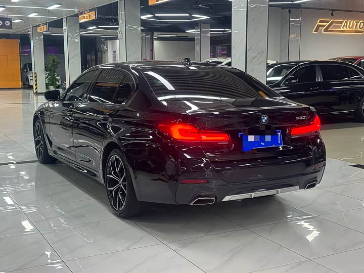 Фото 3 - BMW 5 Series