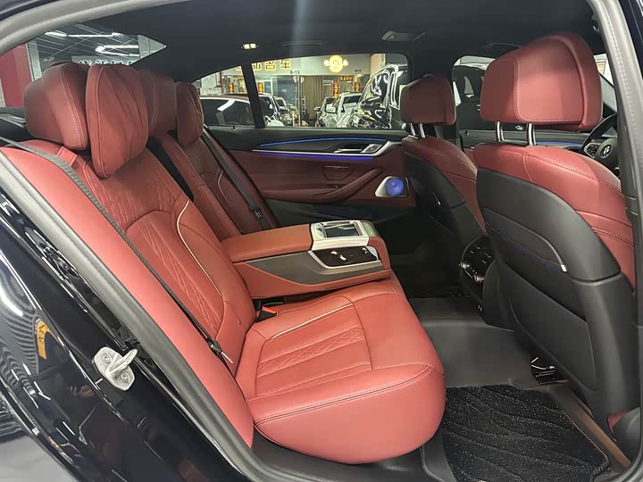 Фото 9 - BMW 5 Series