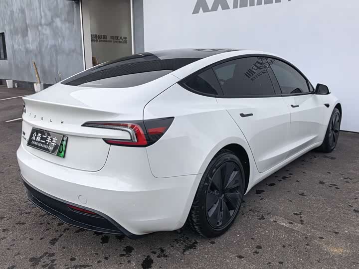 Photo 7 - Tesla Model 3