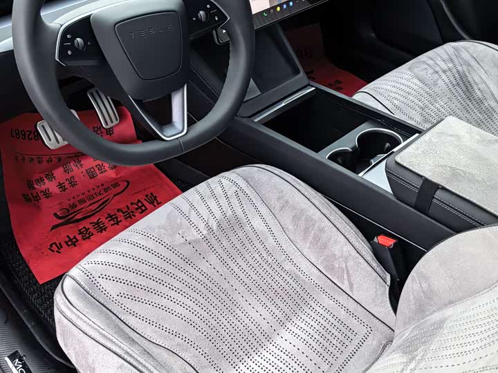 Photo 8 - Tesla Model 3