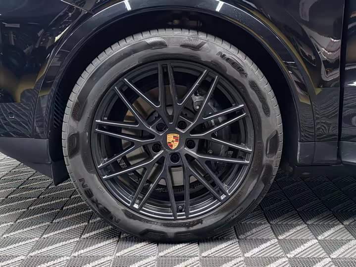 Фото 8 - Porsche Cayenne