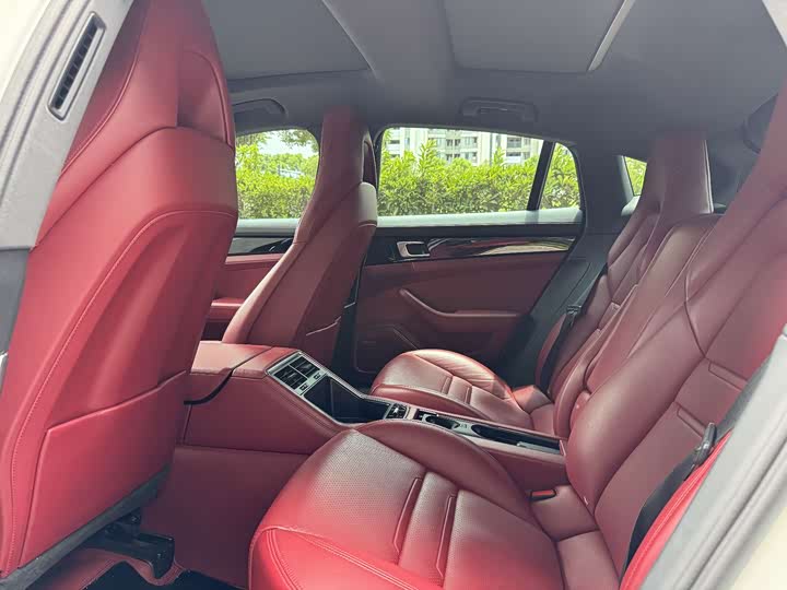 Фото 8 - Porsche Panamera