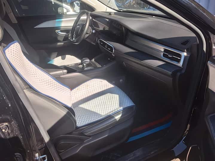 Photo 8 - Jetour X90 Plus