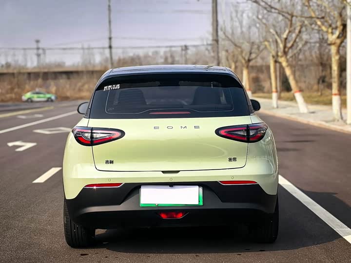 Фото 8 - Geely Galaxy Geome