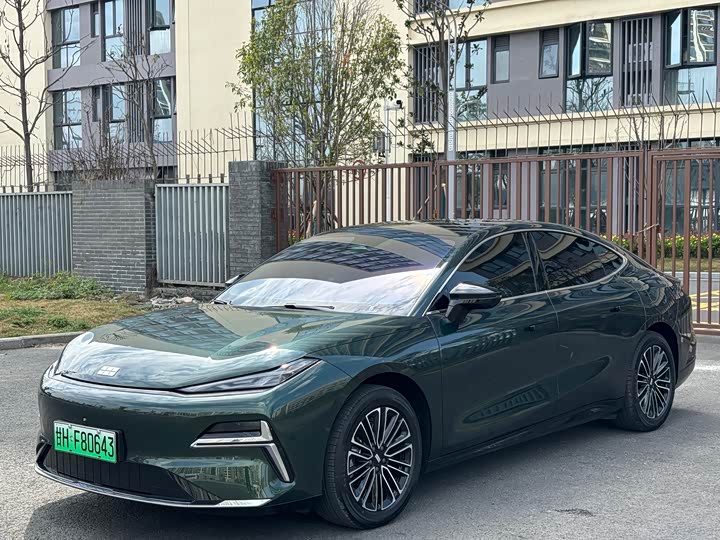 Фото 1 - Geely Galaxy Starshine 8 EM-i