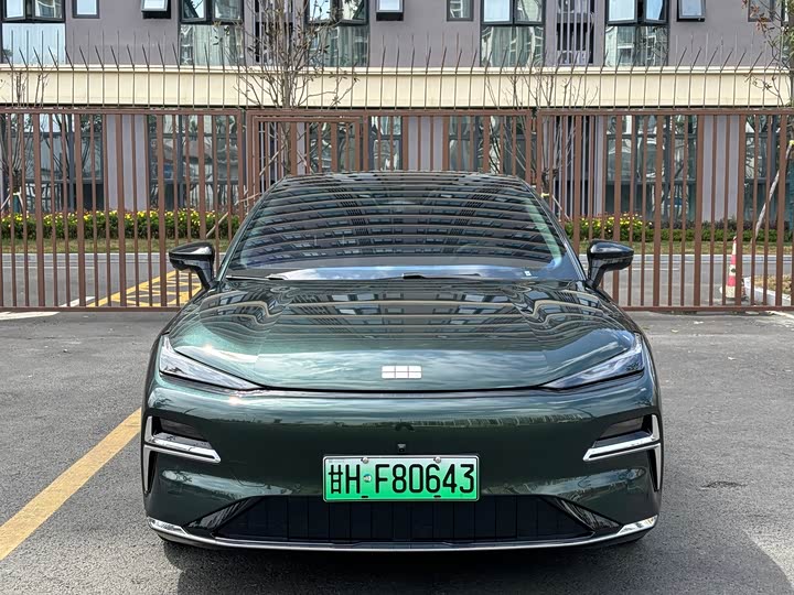 Фото 2 - Geely Galaxy Starshine 8 EM-i