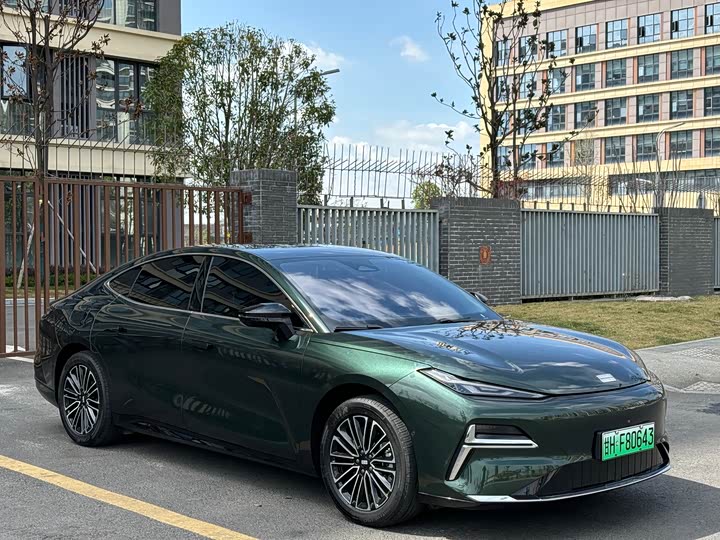 Фото 3 - Geely Galaxy Starshine 8 EM-i