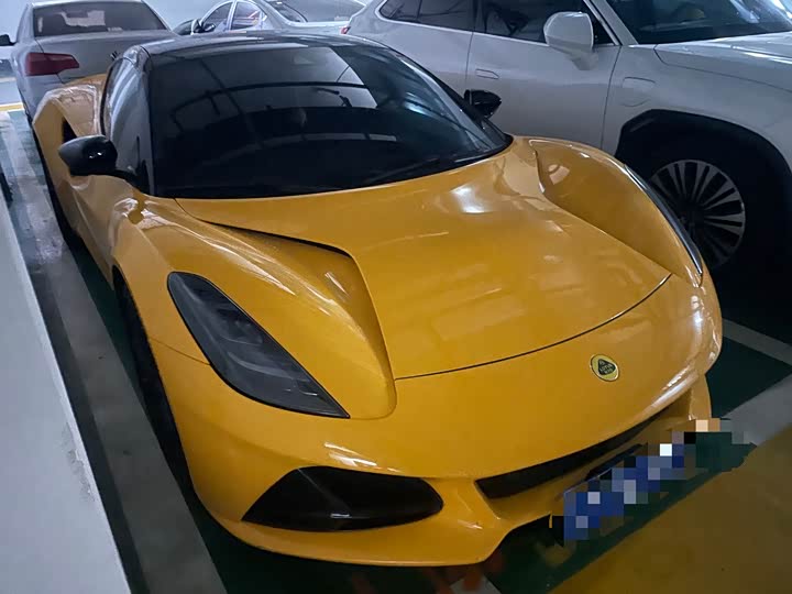 Фото 2 - Lotus Emira