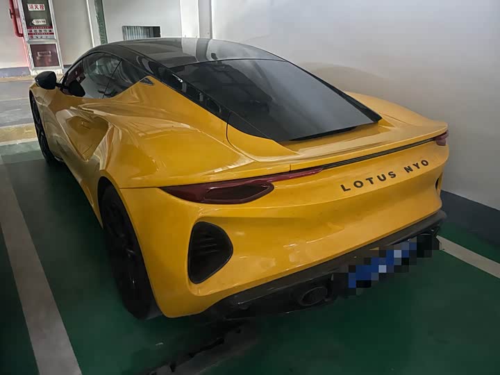 Фото 9 - Lotus Emira