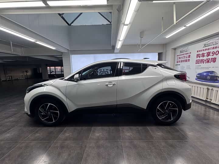 Photo 4 - Toyota C-HR