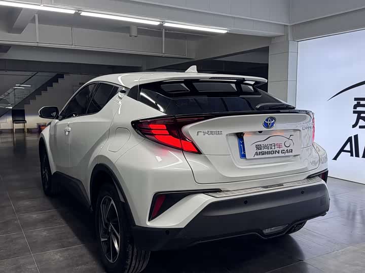Photo 5 - Toyota C-HR