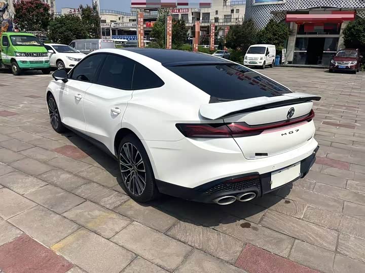 Фото 7 - MG Motor 7