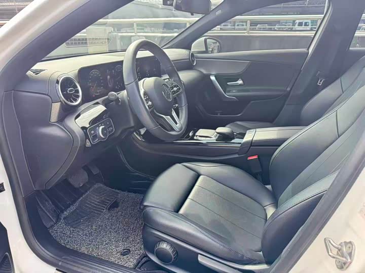 Фото 3 - Mercedes-Benz A-Class